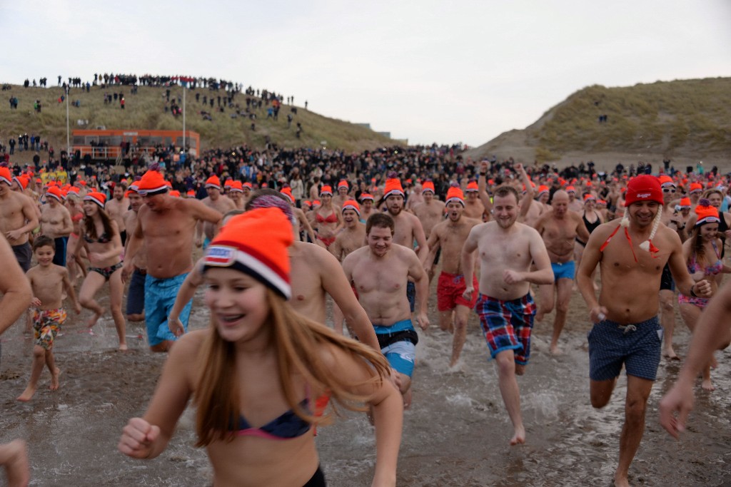 ../Images/Nieuwjaarsduik Nederzandt 2016 031.jpg